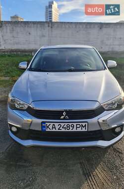 Внедорожник / Кроссовер Mitsubishi Outlander Sport 2016 в Киеве