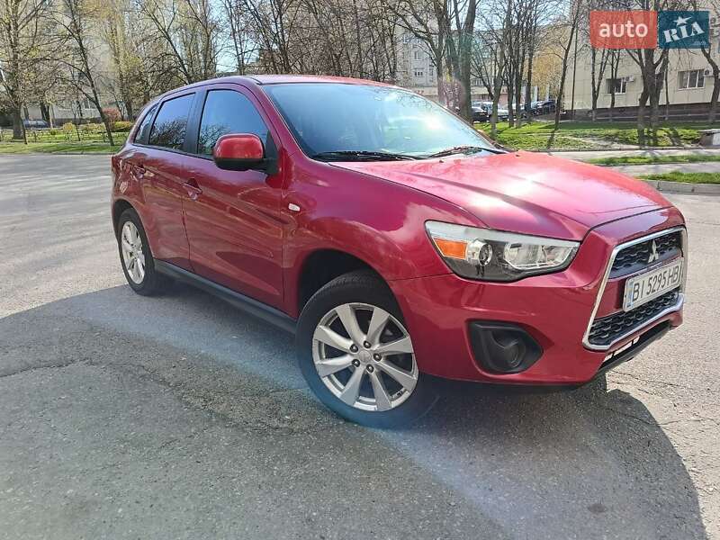 Внедорожник / Кроссовер Mitsubishi Outlander Sport 2014 в Кременчуге