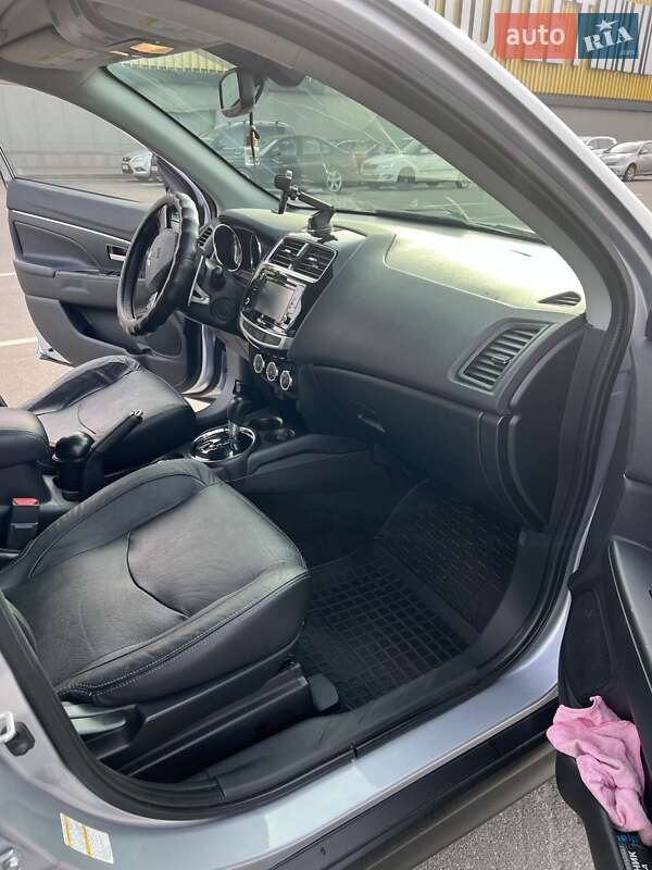 Внедорожник / Кроссовер Mitsubishi Outlander Sport 2016 в Киеве фото 38 Внедорожник / Кроссовер Mitsubishi Outlander Sport 2016 в Киеве