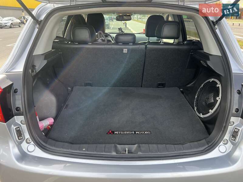 Внедорожник / Кроссовер Mitsubishi Outlander Sport 2016 в Киеве фото 40 Внедорожник / Кроссовер Mitsubishi Outlander Sport 2016 в Киеве
