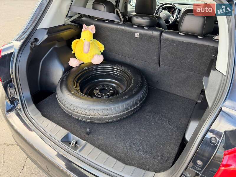 Позашляховик / Кросовер Mitsubishi Outlander Sport 2016 в Кривому Розі