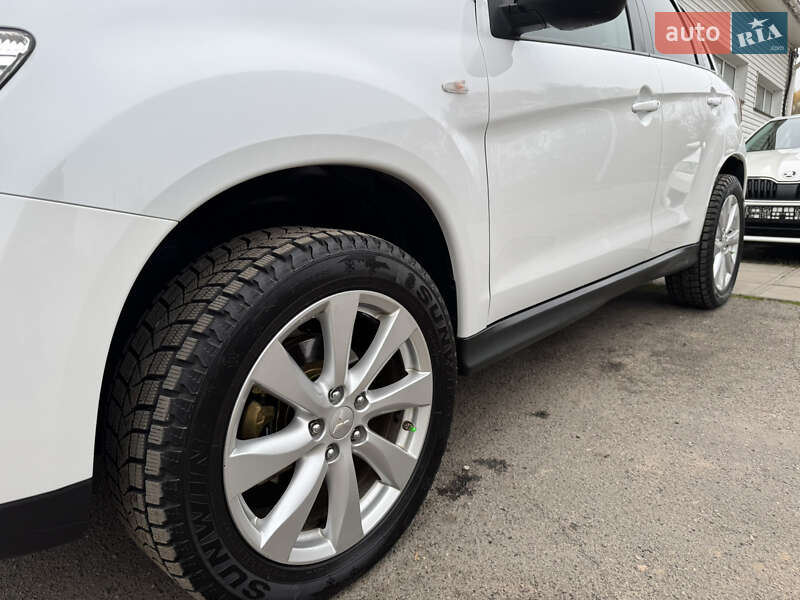 Позашляховик / Кросовер Mitsubishi Outlander Sport 2013 в Смілі