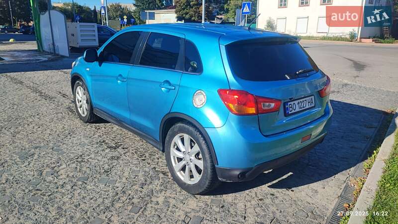 Внедорожник / Кроссовер Mitsubishi Outlander Sport 2013 в Чорткове
