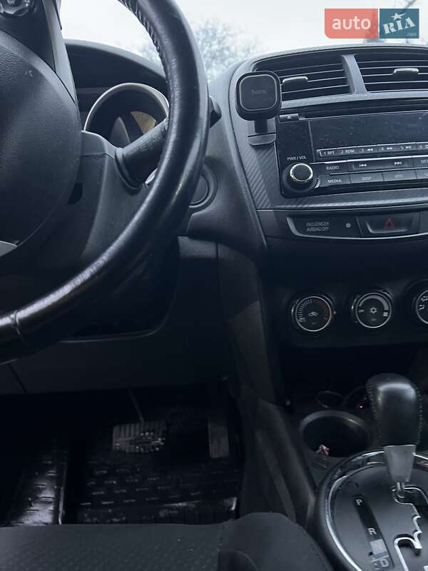 Внедорожник / Кроссовер Mitsubishi Outlander Sport 2014 в Ивано-Франковске