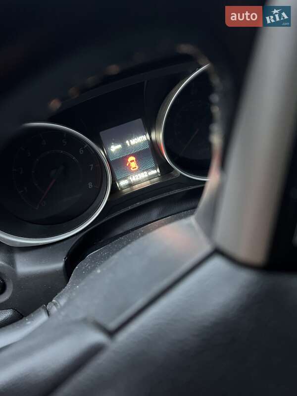 Внедорожник / Кроссовер Mitsubishi Outlander Sport 2014 в Ивано-Франковске