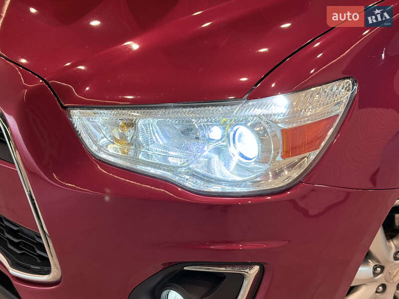 Внедорожник / Кроссовер Mitsubishi Outlander Sport 2014 в Одессе