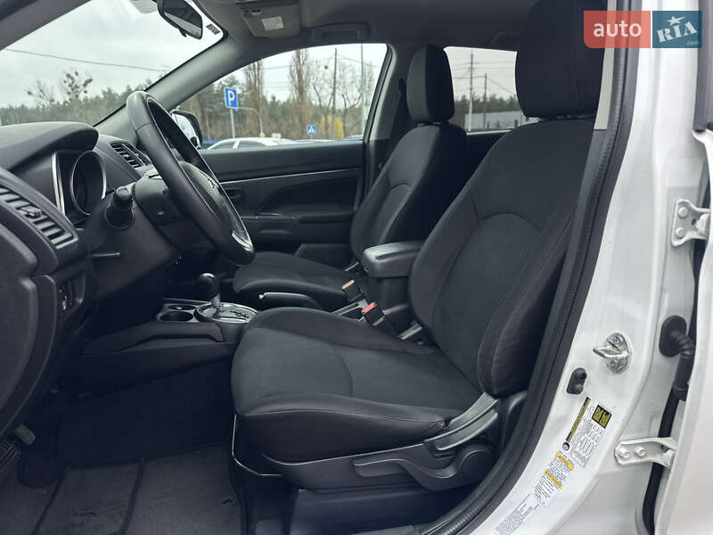 Внедорожник / Кроссовер Mitsubishi Outlander Sport 2015 в Киеве