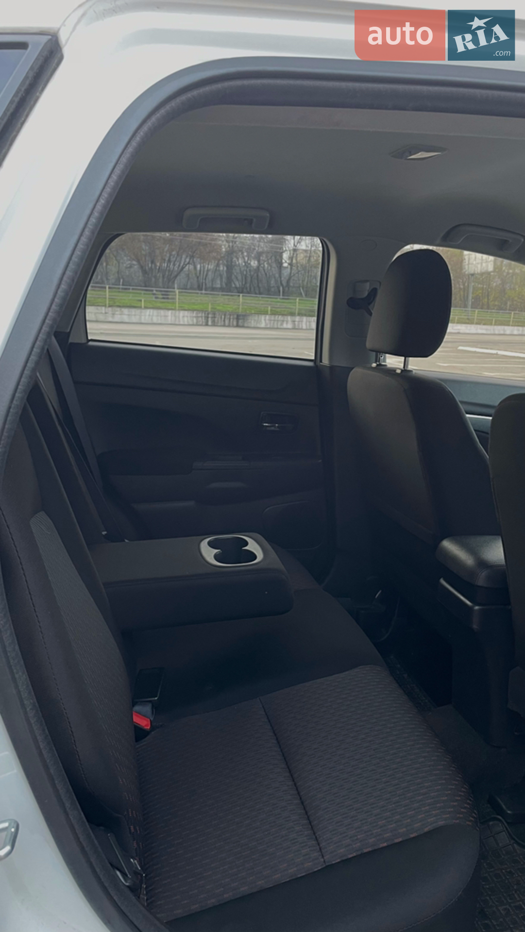 2017 Mitsubishi Outlander - мініатюра 12