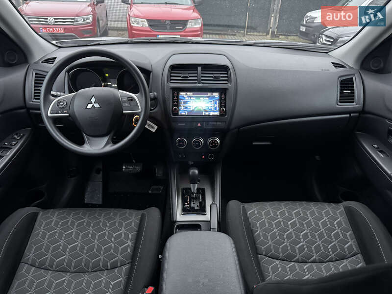 Внедорожник / Кроссовер Mitsubishi Outlander Sport 2023 в Запорожье