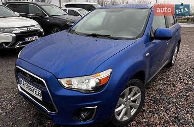 Внедорожник / Кроссовер Mitsubishi Outlander Sport 2015 в Киеве