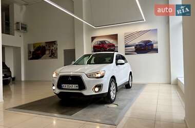 Позашляховик / Кросовер Mitsubishi Outlander Sport 2015 в Харкові