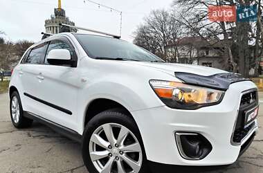 Внедорожник / Кроссовер Mitsubishi Outlander Sport 2015 в Киеве
