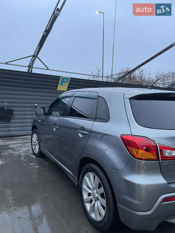 Позашляховик / Кросовер Mitsubishi Outlander Sport 2011 в Бердичеві