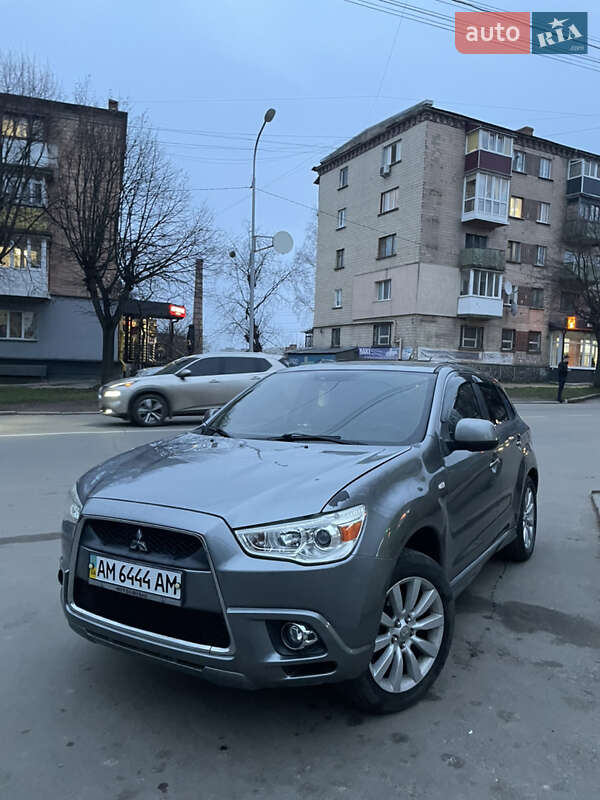 Позашляховик / Кросовер Mitsubishi Outlander Sport 2011 в Бердичеві