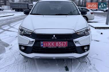 Внедорожник / Кроссовер Mitsubishi Outlander Sport 2017 в Киеве