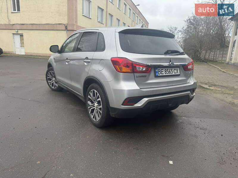 Внедорожник / Кроссовер Mitsubishi Outlander Sport 2018 в Николаеве фото 7 Внедорожник / Кроссовер Mitsubishi Outlander Sport 2018 в Николаеве