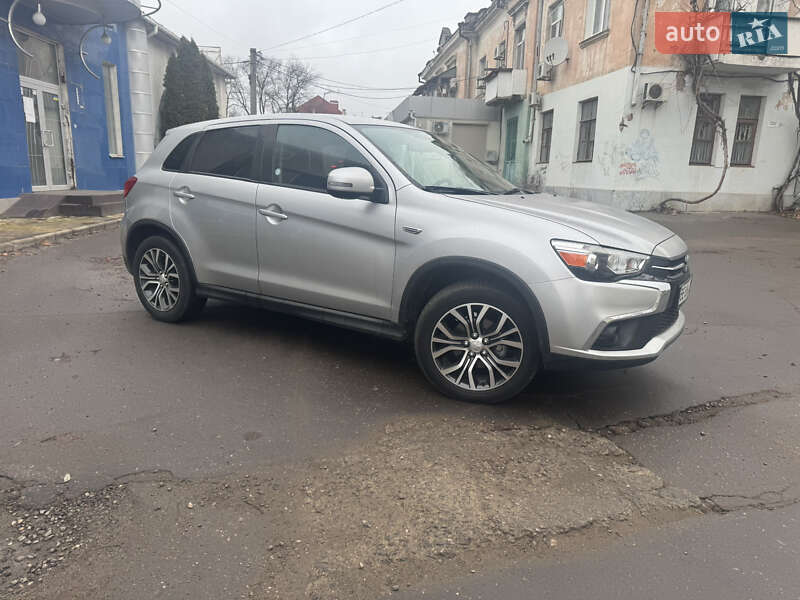 Внедорожник / Кроссовер Mitsubishi Outlander Sport 2018 в Николаеве фото 4 Внедорожник / Кроссовер Mitsubishi Outlander Sport 2018 в Николаеве
