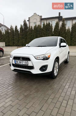 Внедорожник / Кроссовер Mitsubishi Outlander Sport 2013 в Ровно