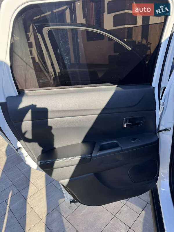 Позашляховик / Кросовер Mitsubishi Outlander Sport 2019 в Кропивницькому