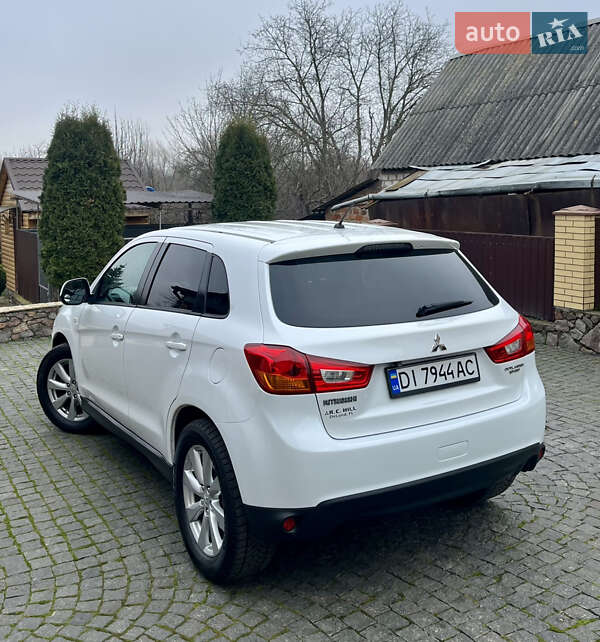 Внедорожник / Кроссовер Mitsubishi Outlander Sport 2015 в Умани