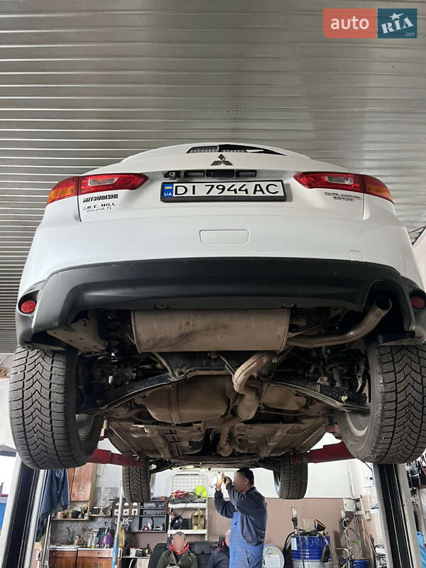 Внедорожник / Кроссовер Mitsubishi Outlander Sport 2015 в Умани