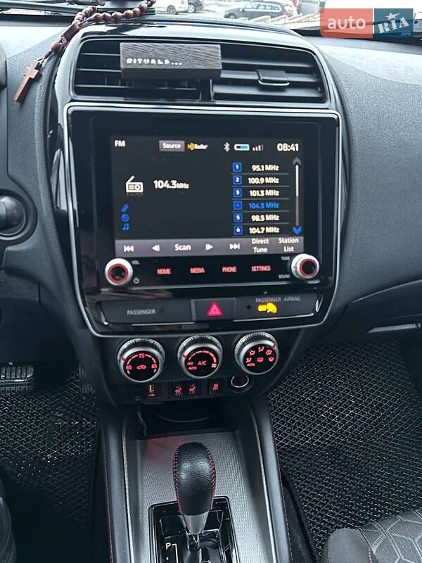 Позашляховик / Кросовер Mitsubishi Outlander Sport 2022 в Івано-Франківську