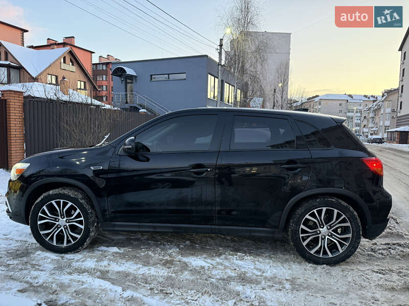 Позашляховик / Кросовер Mitsubishi Outlander Sport 2018 в Києві