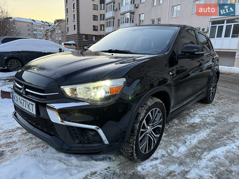Позашляховик / Кросовер Mitsubishi Outlander Sport 2018 в Києві