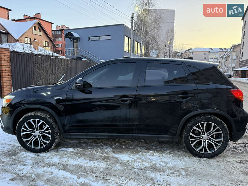 Позашляховик / Кросовер Mitsubishi Outlander Sport 2018 в Києві