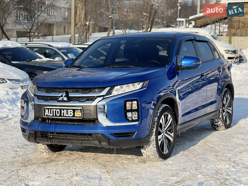 Mitsubishi Outlander Sport 2020