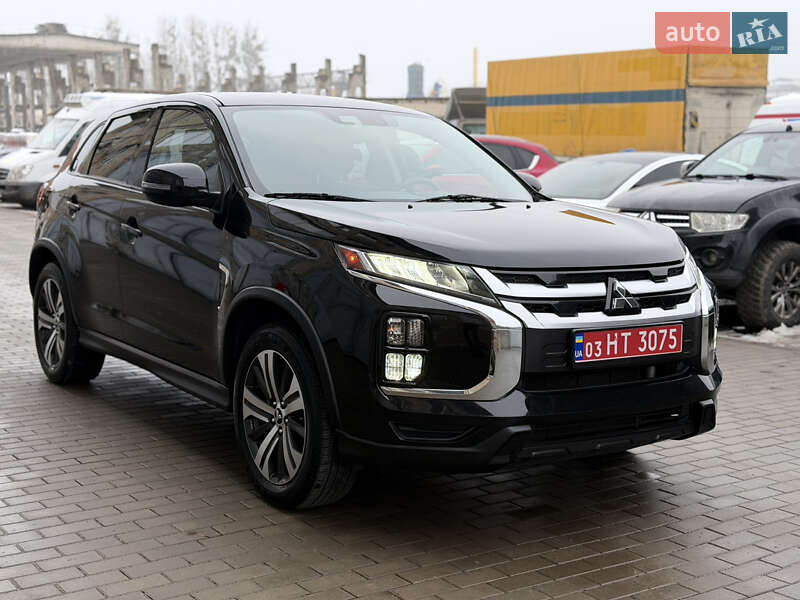 Mitsubishi Outlander Sport 2020