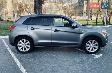 Внедорожник / Кроссовер Mitsubishi Outlander Sport 2015 в Одессе