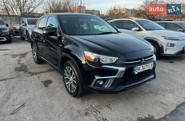 Внедорожник / Кроссовер Mitsubishi Outlander Sport 2018 в Ровно