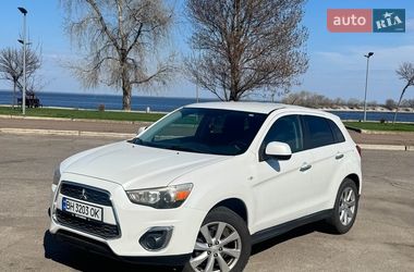 Внедорожник / Кроссовер Mitsubishi Outlander Sport 2015 в Черкассах