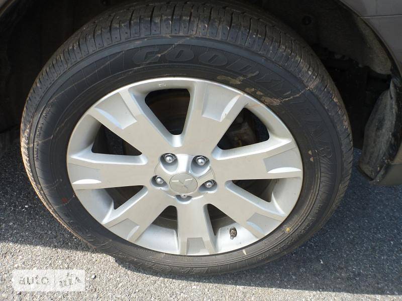 Позашляховик / Кросовер Mitsubishi Outlander XL 2013 в Києві