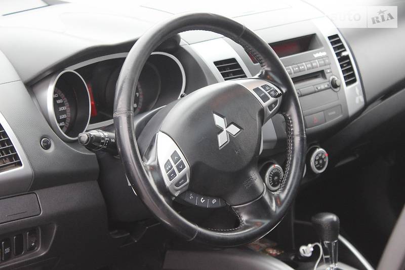 Внедорожник / Кроссовер Mitsubishi Outlander XL 2008 в Харькове