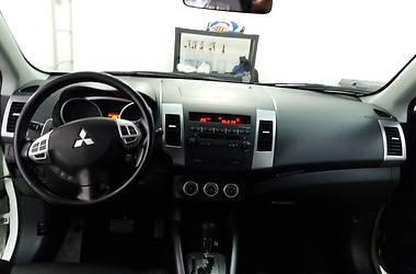 Внедорожник / Кроссовер Mitsubishi Outlander XL 2010 в Шишаки