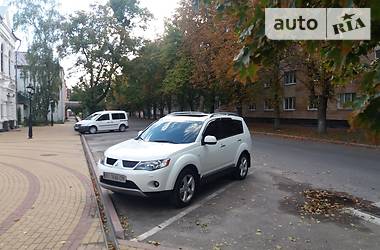 Внедорожник / Кроссовер Mitsubishi Outlander XL 2010 в Шишаки