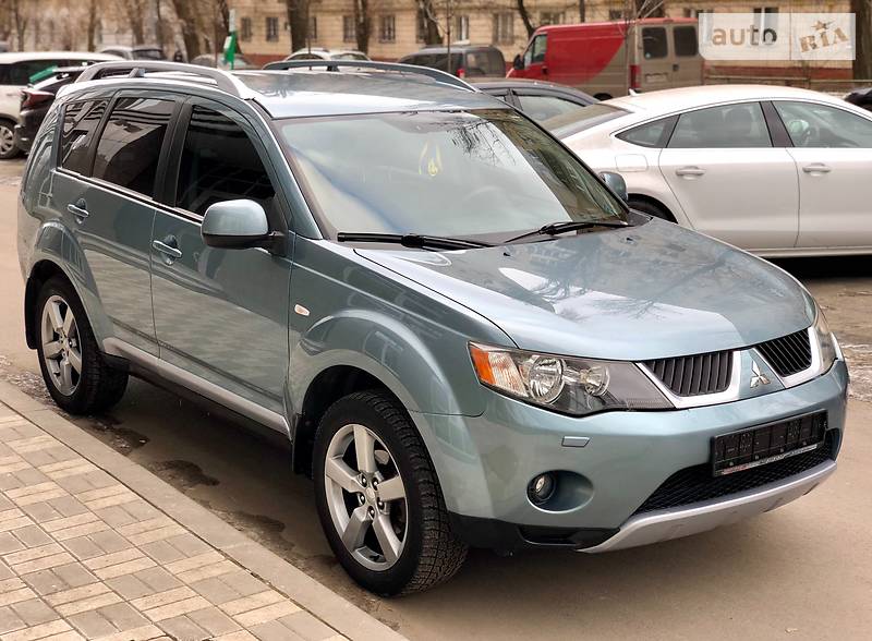 Внедорожник / Кроссовер Mitsubishi Outlander XL 2008 в Киеве