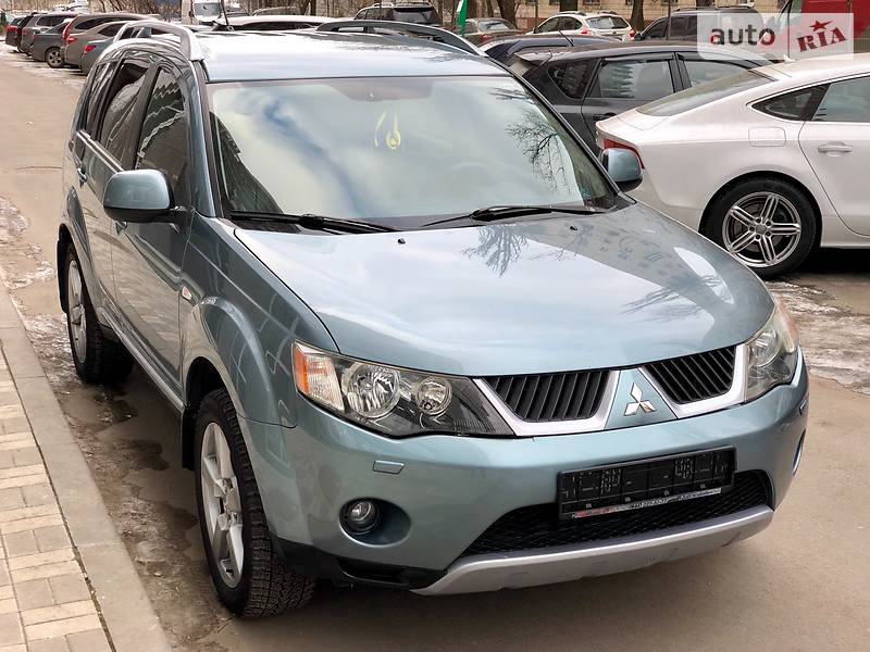 Внедорожник / Кроссовер Mitsubishi Outlander XL 2008 в Киеве