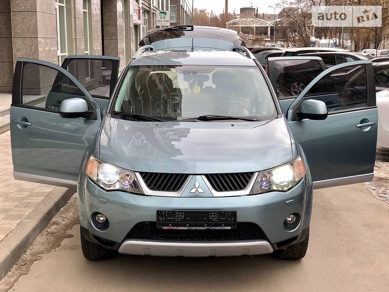 Внедорожник / Кроссовер Mitsubishi Outlander XL 2008 в Киеве