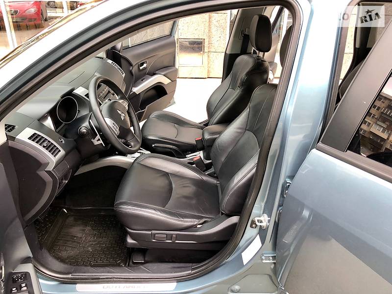 Внедорожник / Кроссовер Mitsubishi Outlander XL 2008 в Киеве