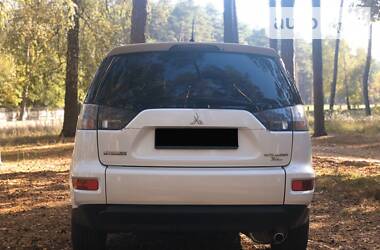 Внедорожник / Кроссовер Mitsubishi Outlander XL 2010 в Чернигове