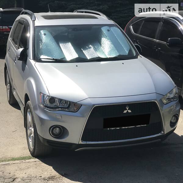 Позашляховик / Кросовер Mitsubishi Outlander XL 2011 в Дніпрі
