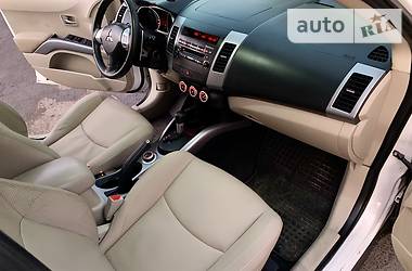 Позашляховик / Кросовер Mitsubishi Outlander XL 2008 в 