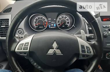 Внедорожник / Кроссовер Mitsubishi Outlander XL 2012 в Полтаве