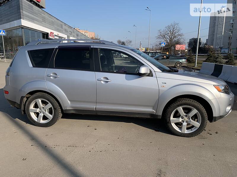 Позашляховик / Кросовер Mitsubishi Outlander XL 2007 в Дніпрі