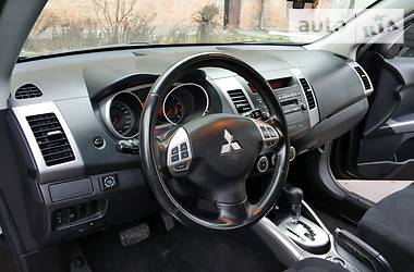 Позашляховик / Кросовер Mitsubishi Outlander XL 2008 в 