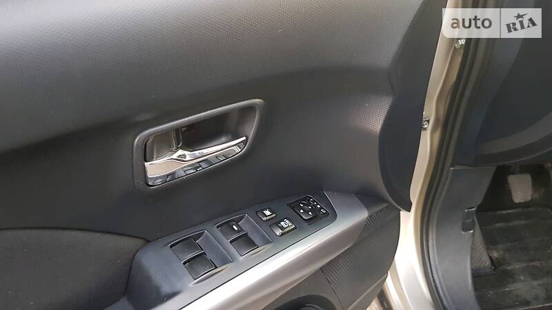 Позашляховик / Кросовер Mitsubishi Outlander XL 2007 в Миколаєві