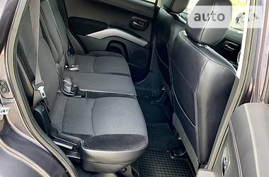 Позашляховик / Кросовер Mitsubishi Outlander XL 2010 в 